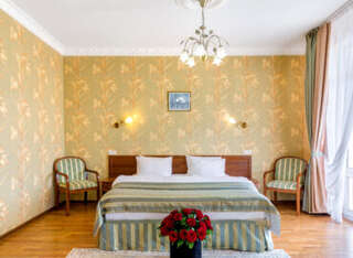 Гостиница Богема Премиум Отель Геленджик Семейный улучшенный люкс с балконом и с видом на море-6