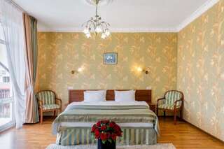 Гостиница Богема Премиум Отель Геленджик Семейный улучшенный люкс с балконом-3